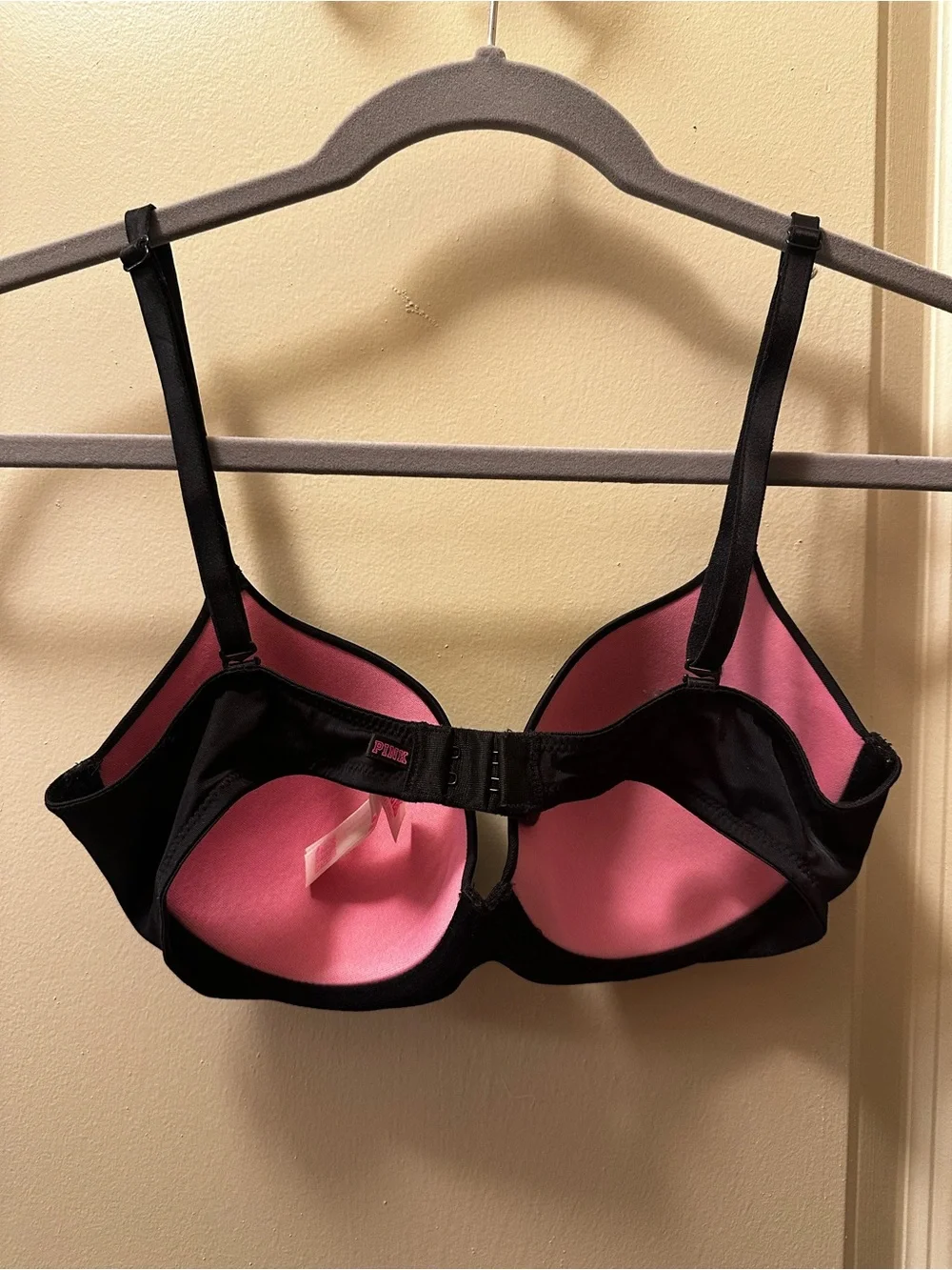 PINK Victoria's Secret Black Smooth Everywhere Bra